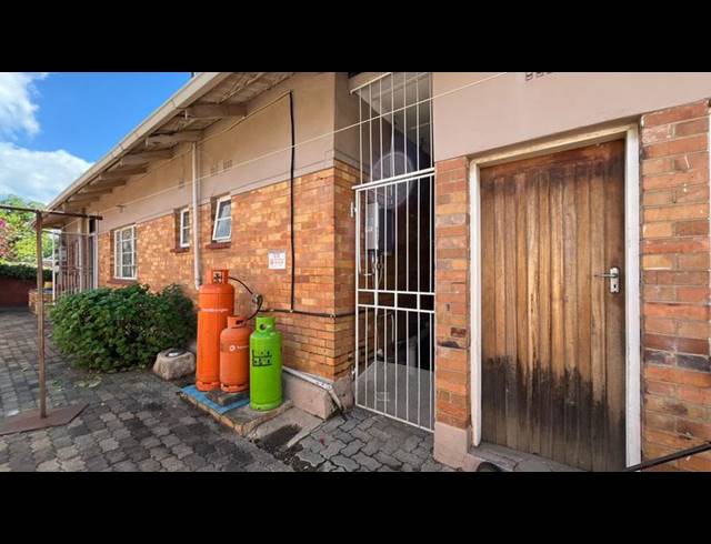 6 BEDROOM HOUSE FOR SALE IN BOKSBURG WEST